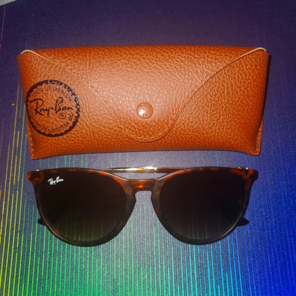 Ray Ban Sunglasses/Shades